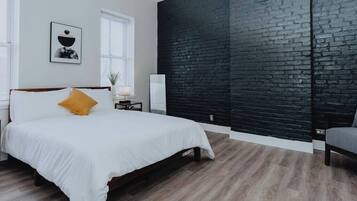 8 bedrooms, desk, iron/ironing board, WiFi