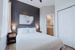 2 bedrooms, desk, iron/ironing board, WiFi - Spacious 2-BR First-Floor Soulard Apt—Desk, Smart-Lock, Free Parking (St. Louis)