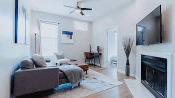 TV, peis og kontorer