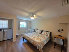 3 dormitoris, escriptori, planxa i posts de planxar i wifi