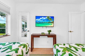 3 Schlafzimmer, Schreibtisch, Bügeleisen/Bügelbrett, WLAN