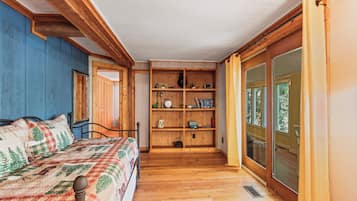 3 Schlafzimmer, BĂŒgeleisen/BĂŒgelbrett, WLAN, BettwĂ€sche