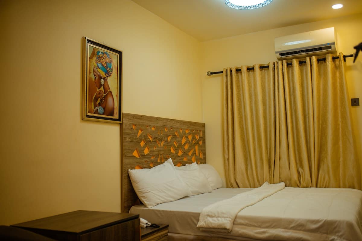 1 habitación, colchones con pillow-top y escritorio