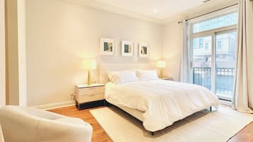 3 bedrooms, desk, travel crib, WiFi