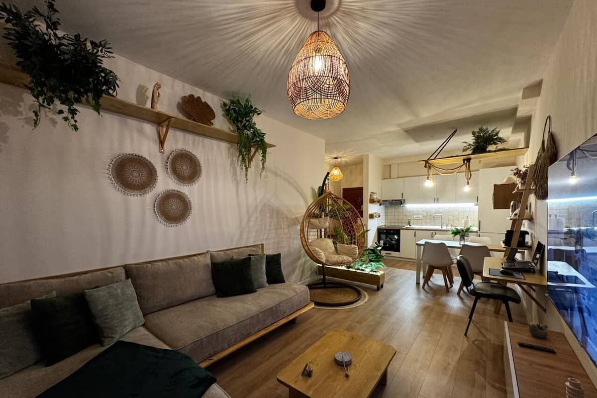 Elite-huoneisto | Ylelliset vuodevaatteet, yksilöllisesti sisustettu