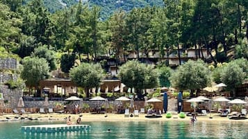 Private beach, beach bar, rowing