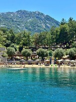 Playa privada, bar en la playa y remo o canoa