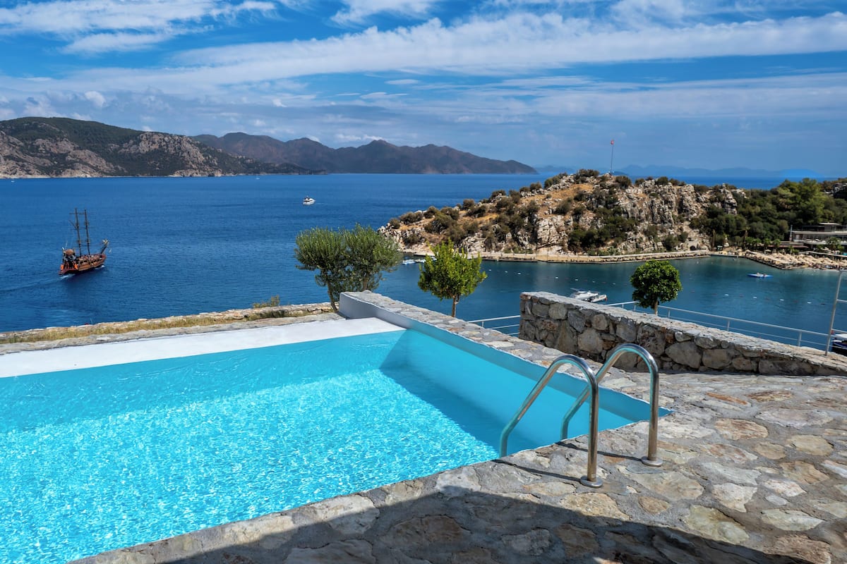 Private pool