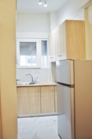 Microondas, cafetera y tetera y tostadora 