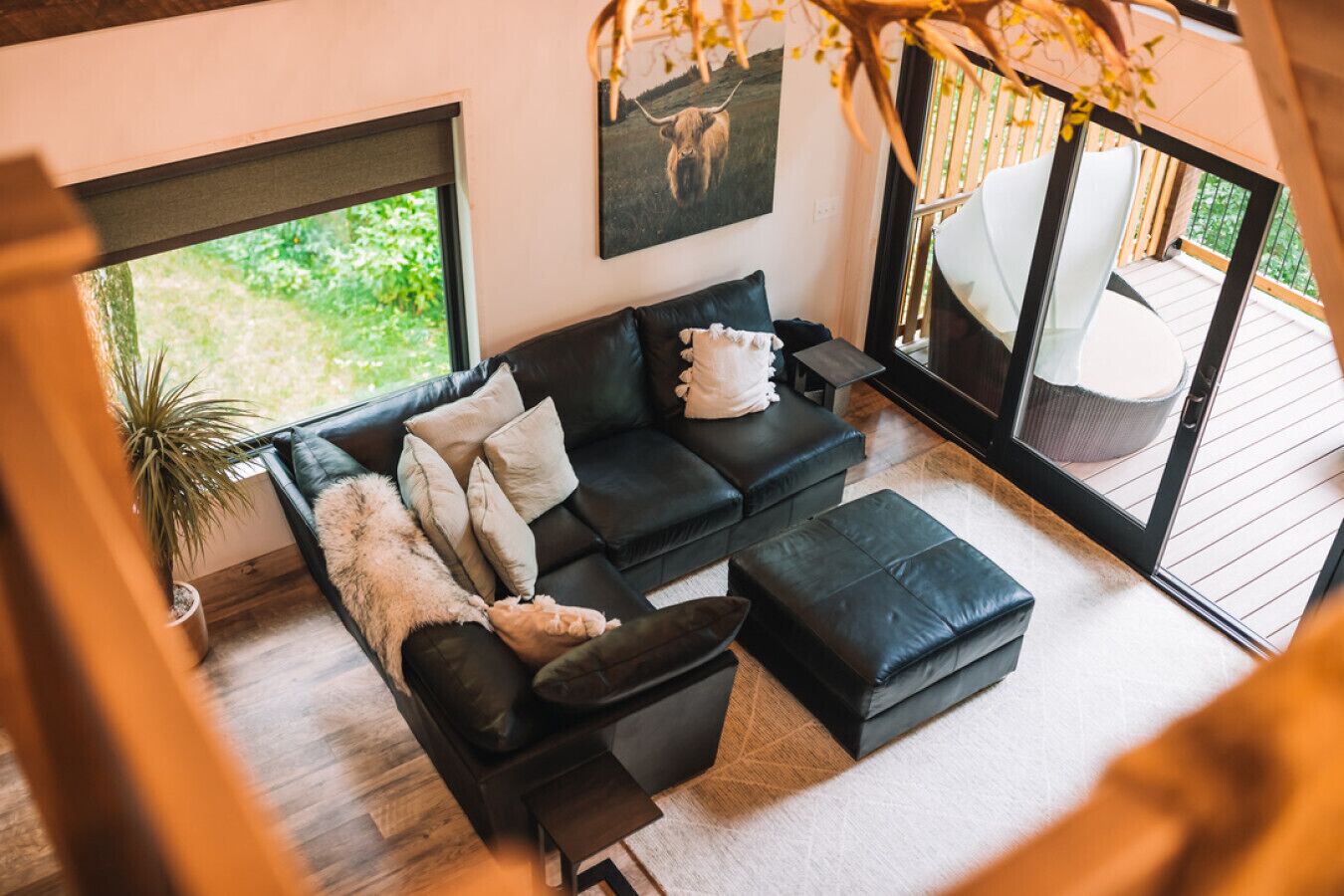 Smart TV, fireplace, stereo