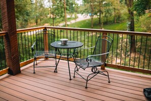 Outdoor dining - The Treehouse @Brandywine Grove (Sugarcreek)