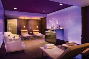 Spa - Available 7.28 - 8.4 for the fight  & 11.10 - 11.17 for F1 (Las Vegas)