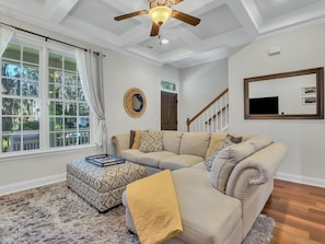 House, 1 King Bed (Starland Cottage) | Living area - Starland Cottage (Savannah)