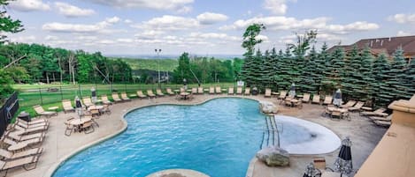 Piscine extérieure, piscine chauffée