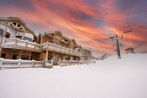 Exterior - Southwinds Ultimate Slope Side Relaxation Spot (Champion)