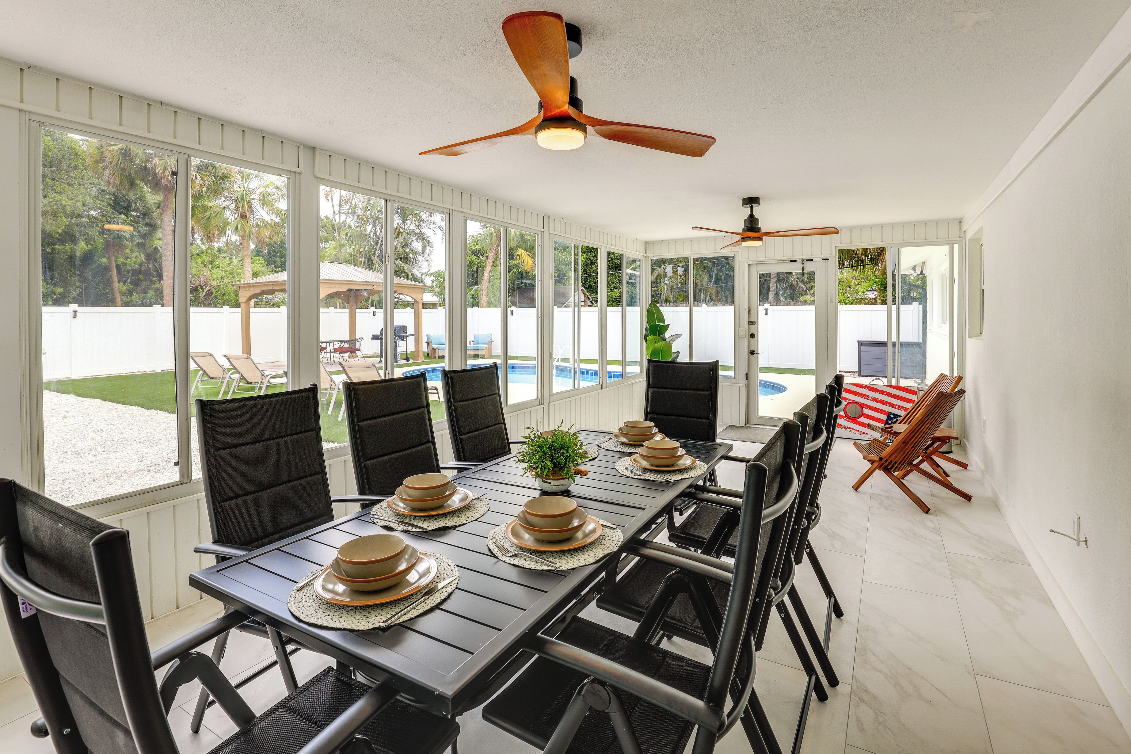 Outdoor dining