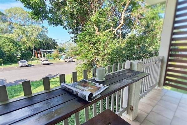 Benayah 3 - Front patio