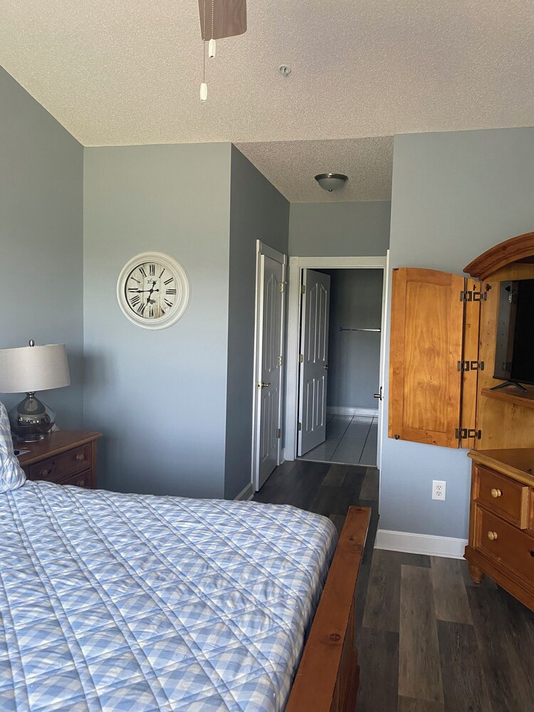 Barefoot Landing Golf Resort 1 Mile to Beach, Restaurants and Family