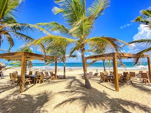 Sillas reclinables de playa, toallas de playa