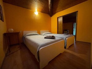 2 bedrooms - Da Rita - Two Bedroom Apartment (Crone)