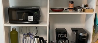 Escape To A Coastal Winter Wonderland. Dine in Newport! Cozy, Clean and Green.