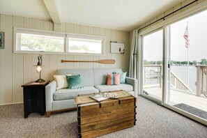 Smart TV, videojuegos, reproductor de DVD, libros