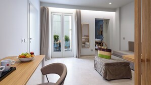 Phòng đôi hoặc 2 giường đơn Superior | Minibar, két bảo mật tại phòng, bàn 