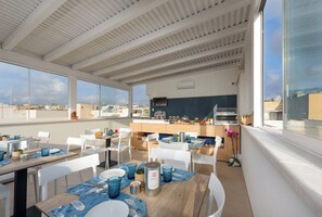 Free daily buffet breakfast - IL MARE DENTRO SUITES (San Vito Lo Capo)
