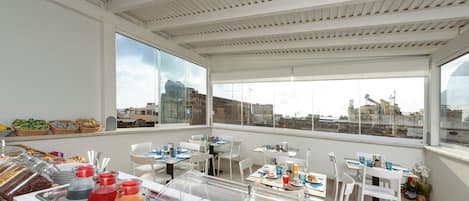 Petit déjeuner buffet compris tous les jours