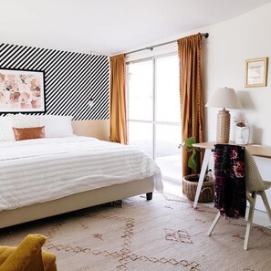 3 habitaciones, escritorio, tabla de planchar con plancha y wifi gratis