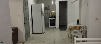 House for travelers, for bathing and resting.