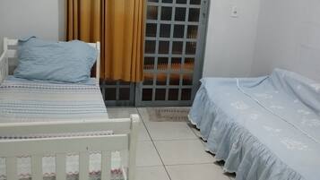 1 Schlafzimmer, BĂŒgeleisen/BĂŒgelbrett, kostenloses WLAN