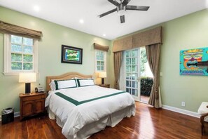 7 bedrooms, iron/ironing board, travel crib, free WiFi - Stylish, Private Mediterranean Bel Air View Estate (Los Angeles)