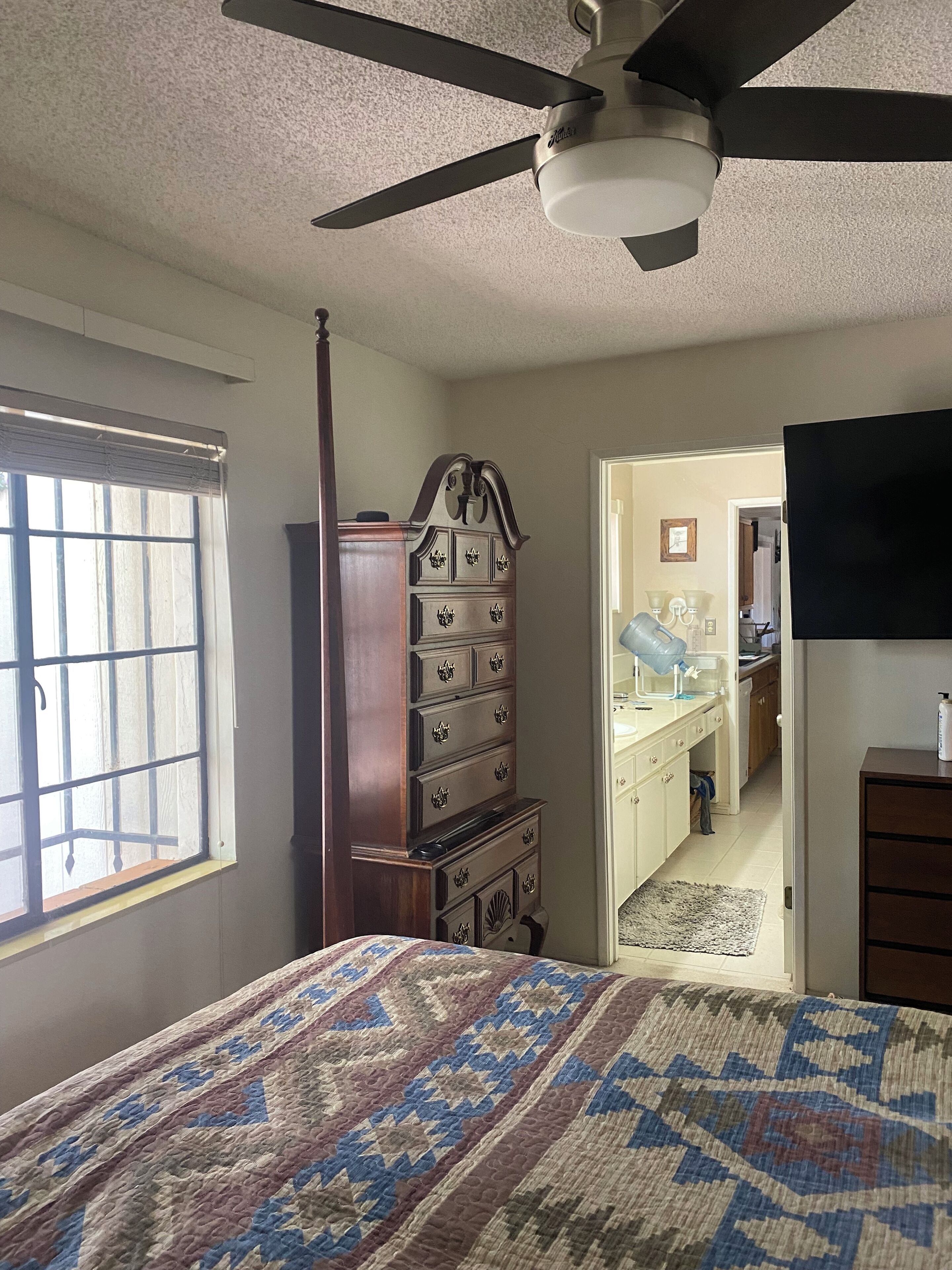 2 bedrooms, desk, iron/ironing board, WiFi