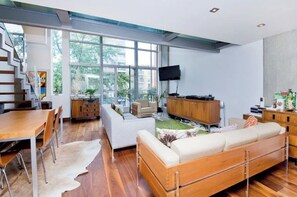 Fernseher, Videospiele, Arbeitsbereiche