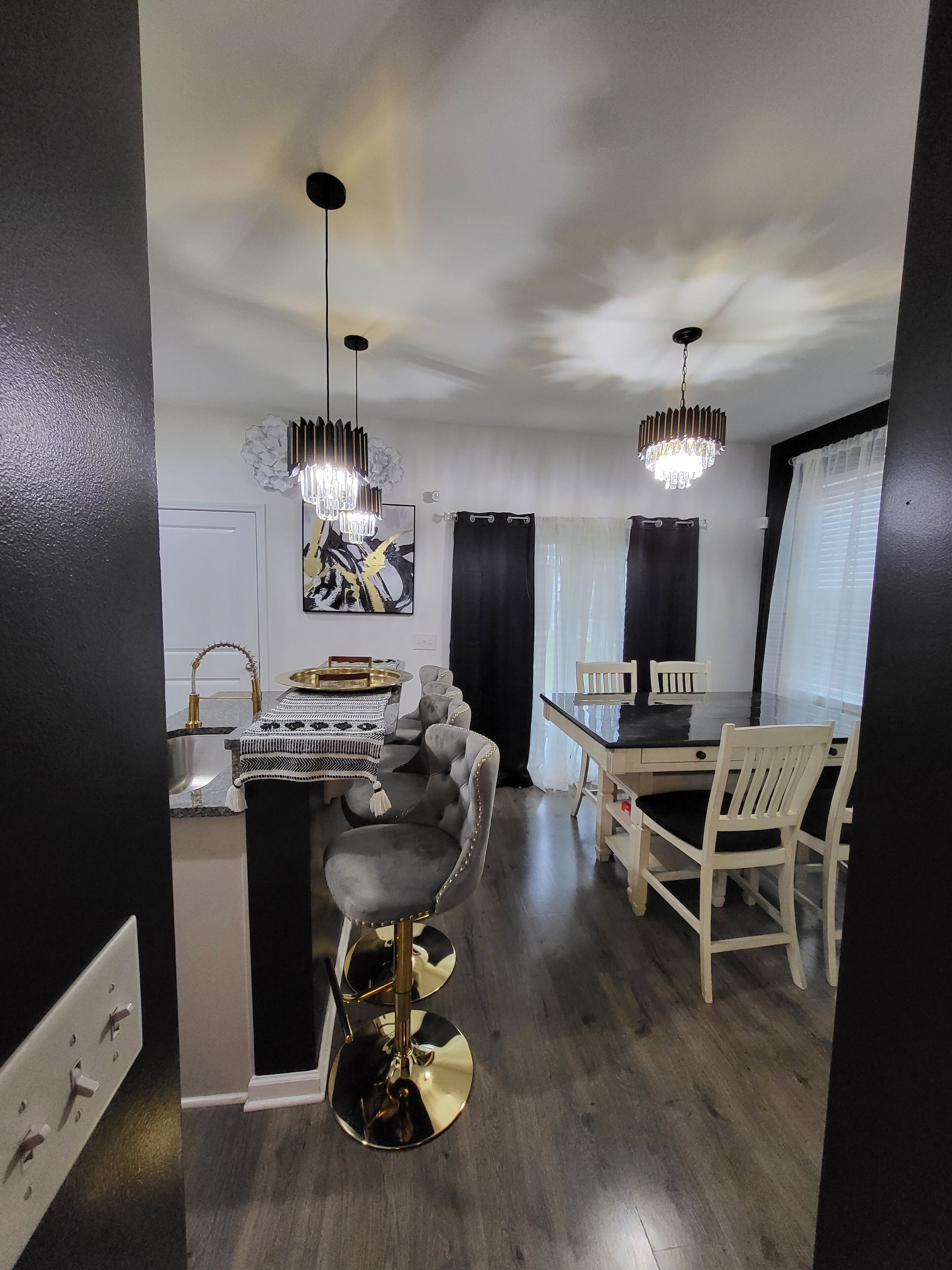 Perfect gem for corporate or family rentals 10 minutes from Charleston