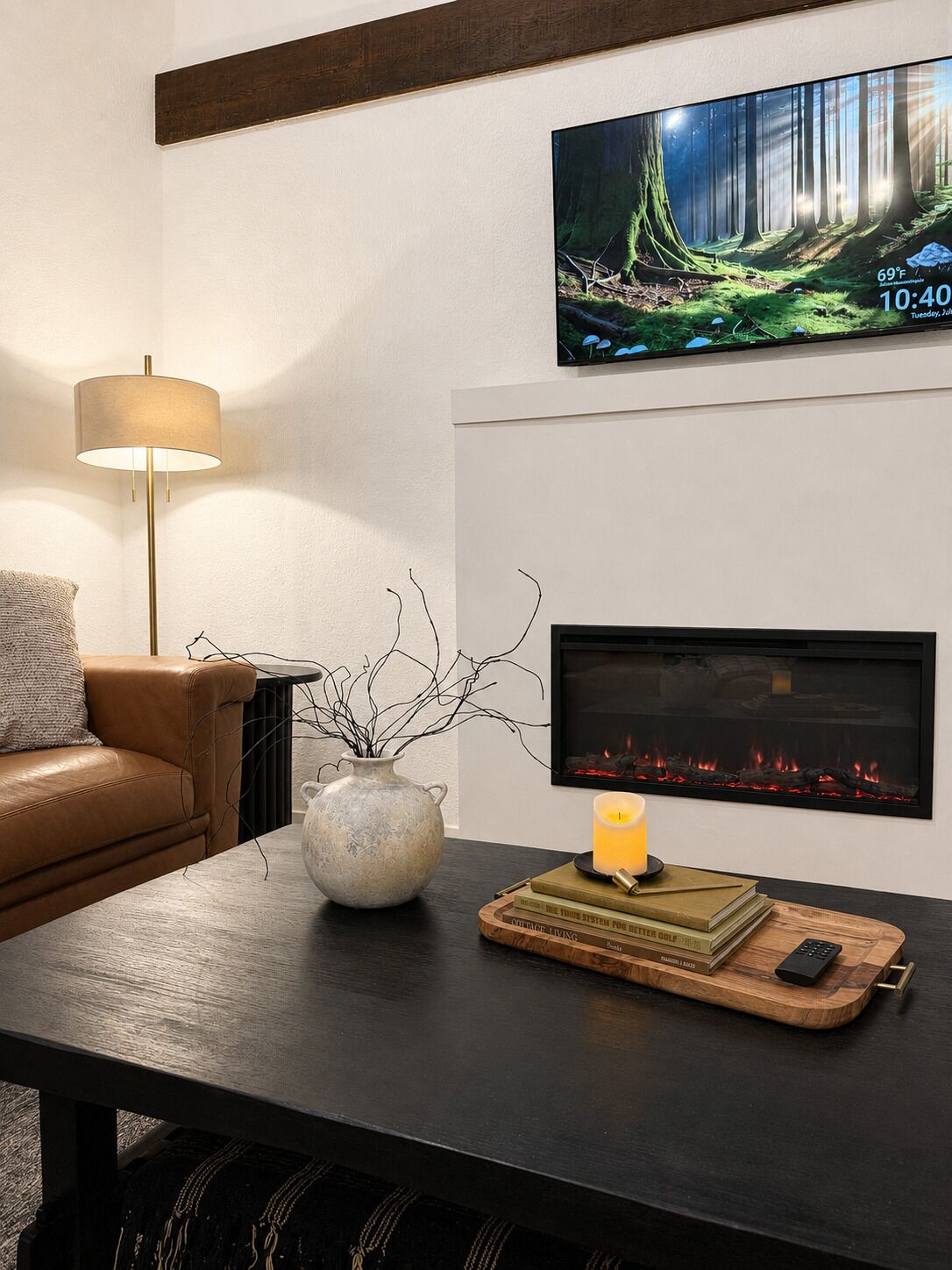 Smart TV, fireplace, ping pong, books