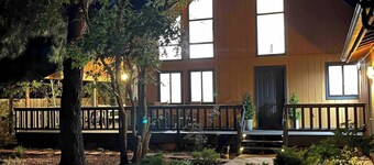 Newly remodeled Pinetop chalet! Family friendly near golf, lakes & Sunrise Ski!