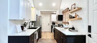 Newly remodeled Pinetop chalet! Family friendly near golf, lakes & Sunrise Ski!