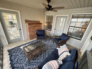 Interior - Lakeside Livin'
 (Killen)