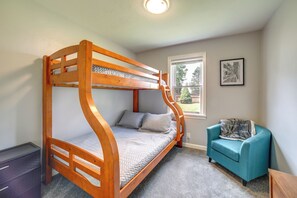 2 chambres, fer et planche à repasser, accès à Internet, literie fournie