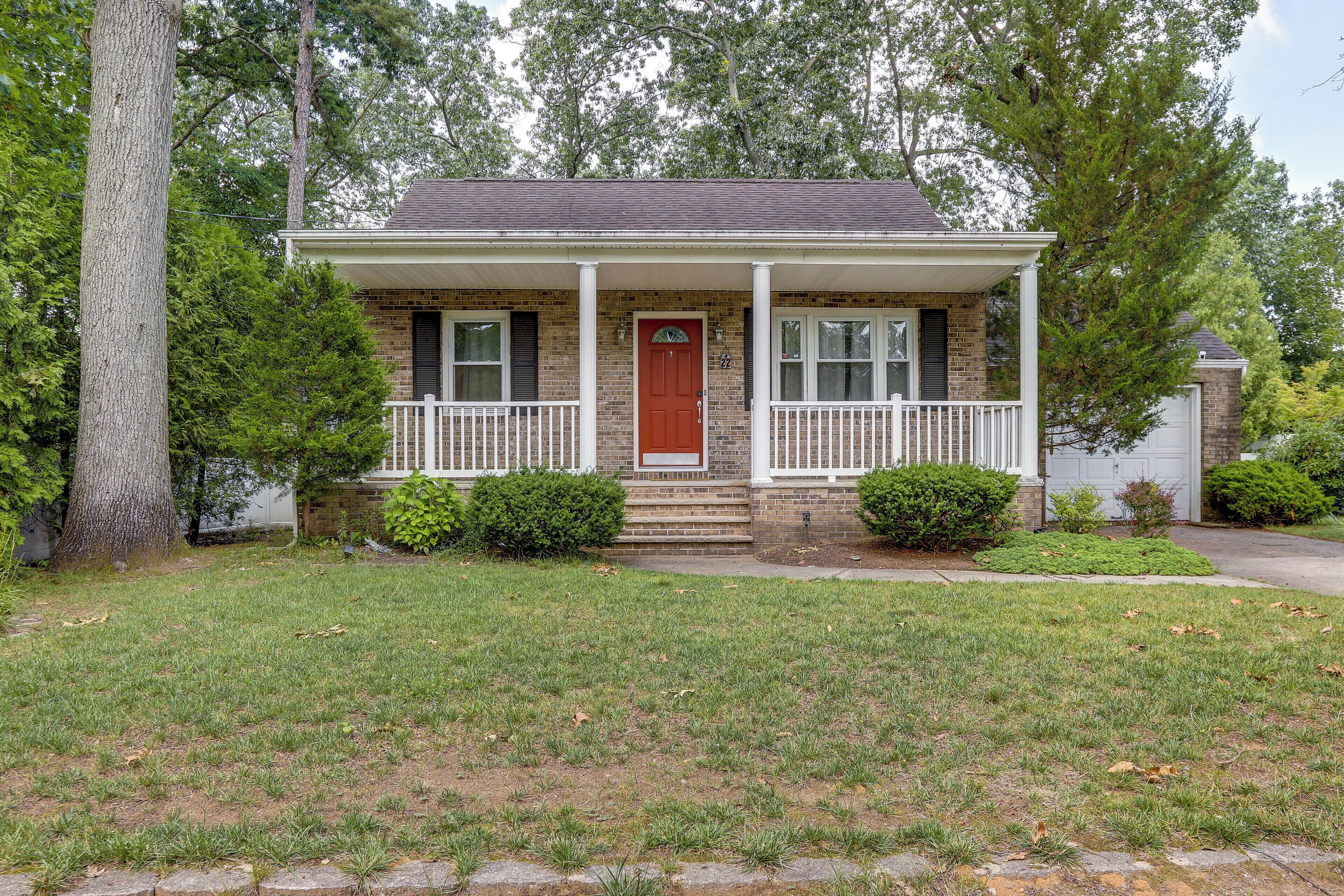 Charming Monroe Township Home - 13 Mi to RU!