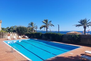 Pool - Appartamento con Terrazza Vista Mare , Aria Condizionata Accesso al Mare (Cavo)