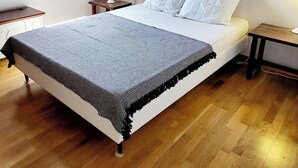 2 slaapkamers, een strijkplank/strijkijzer, wifi