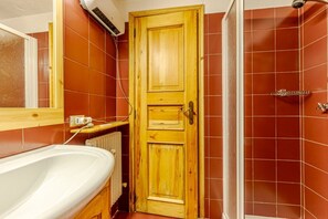 Dusche, Haartrockner, Bidet