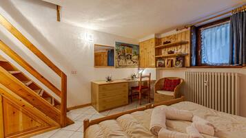 1 chambre, fer et planche Ă repasser, Wi-Fi, draps fournis