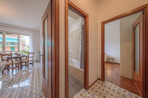 Badewanne, Haartrockner, Bidet
