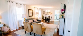 Sweet Southern Cottage~Walk to Charming Columbia