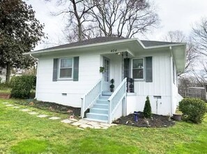 Exterior - Sweet Southern Cottage~Walk to Charming Columbia (Columbia)