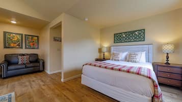1 slaapkamer, een strijkplank/strijkijzer, wifi, beddengoed